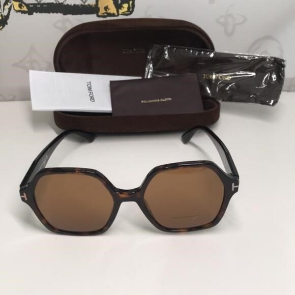 TF1031 52E - Picture 3 of 10